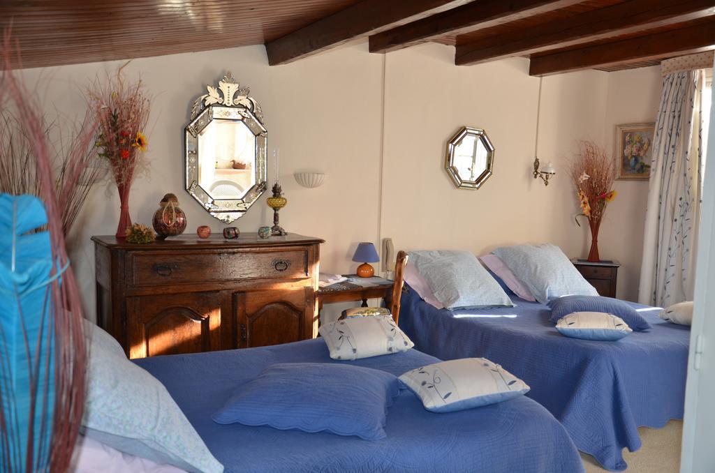 Auberge Du Lac Bauduen Quarto foto