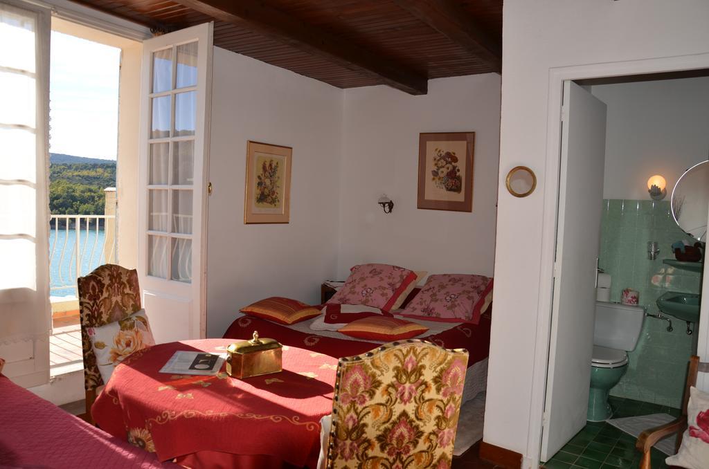 Auberge Du Lac Bauduen Quarto foto